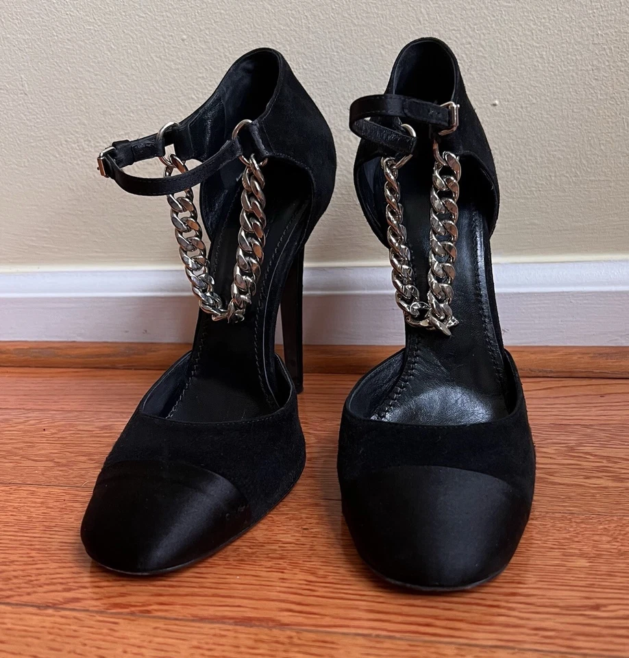 Zapatos de salón Giambattista Valli MaryJane de gamuza negra satinada con cadena talla 9 Foto 1 de 4