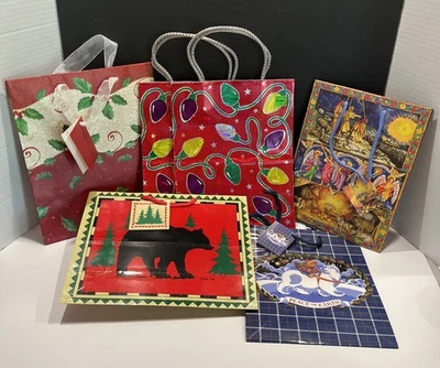 Lote de 6 bolsas de regalo de papel de Navidad vintage temáticas de oso de vacaciones de invierno medianas Foto 1 de 4