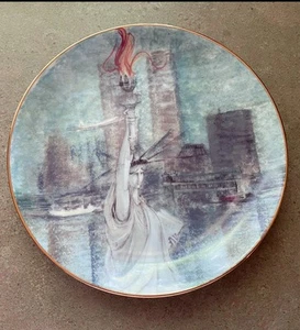 P BUCKLY MOSS LIBERTY PLATE, 9/11 COMMEMORATIVE PLATE W/BOX & COA - Picture 1 of 5