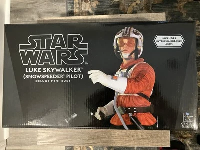 GENTLE GIANT STAR WARS LUKE SKYWALKER SNOWSPEEDER PILOT 1/6 BUST - 808/1500 - Image 1 of 4
