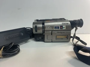 Sony CCD-TRV46E HI8 Video 8 Handycam Camcorder + DC Adapter + Batt - Picture 1 of 7