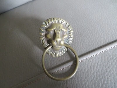 1 ancienne poigné de meuble tête de lion en bronze - Photo 1/2