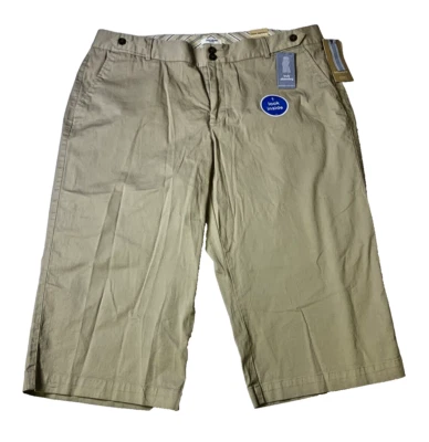 Dockers Women's Truly Slimming Khaki Mid Rise Capri Calf Length Size 18W New - Image 1 of 4