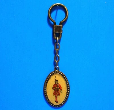 BEEFEATER LONDON GINEBRA - EMBLEMA CON LOGOTIPO DE GUARDIA YEOMEN WARDERS - LLAVERO ANTIGUO VINTAGE Foto 1 de 4