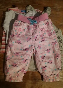 Gefütterte Hose In Gr.68 😺+ Kleid Body Und Oberteil  - Bild 1 von 9