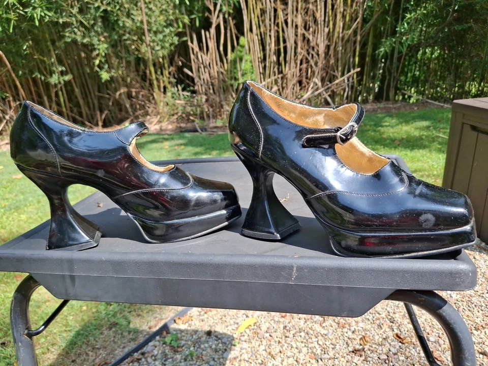 Plataforma subterránea John Fluevog MEGA MUNSTER negro pat. Cuero Reino Unido 8/10 EE. UU.  - Imagen 1 de 4