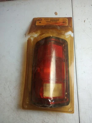 87-94 Dodge Ram Charger Trail Duster Left Tail Light Glo Brite 4712XM Black Trim Foto 1 de 4
