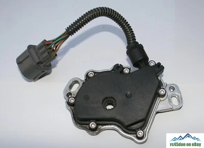 1999-2004 Land Rover Discovery II ZFS Transmission Shift Switch XYZ Black Cover - Image 1 of 4