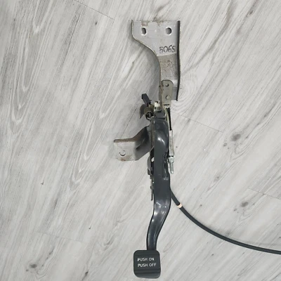 2008-2015 Nissan Rogue Select Park conjunto de nível de pedal de freio de estacionamento fabricante de equipamento original* - Imagem 1 de 4