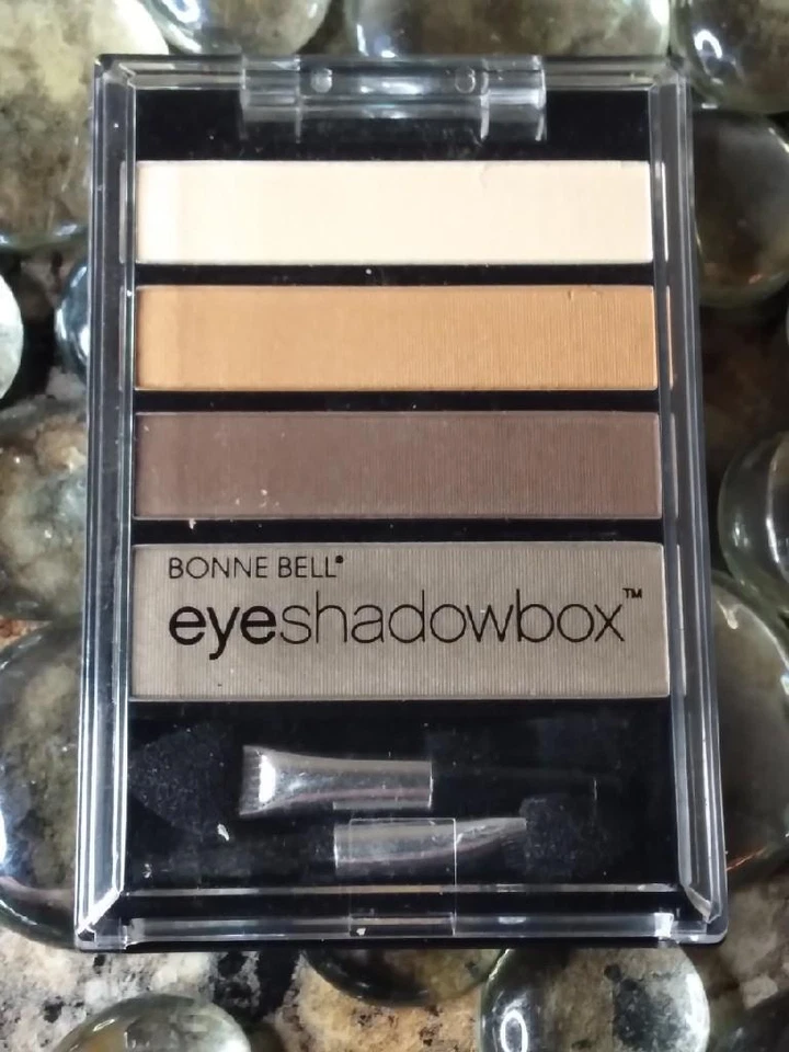 ¡NUEVO! Caja de sombras de ojos Bonne Bell MALIBU MATE ~ Paleta de sombras de ojos QUAD Foto 1 de 1