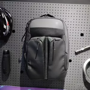 Alienware M15 X17 Esports Game Backpack Laptop Shock Absorbing Computer Bag - Picture 1 of 20