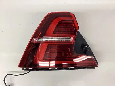 Lanterna traseira lateral esquerda 19-23 Volvo S60 31689681 - Imagem 1 de 4