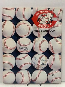 1968 Cincinnati Reds Yearbook 68 Pages Pete Rose Damage Cover - Picture 1 of 4