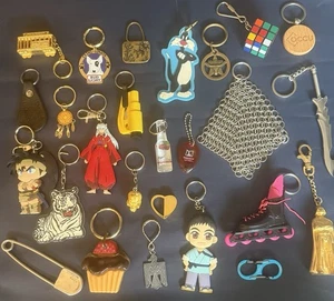PORTACHIAVI VINTAGE E DA COLLEZIONE LOTTO DI 26 PEZZI - Foto 1 di 1