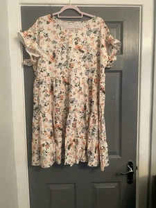 Ladies Cream Floral Dress Size 3XL (20) - Picture 1 of 6