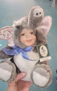 2002 CUDDLE KIDS...AARON ELEPHANT DI GEPPEDDO...FACCIA IN PORCELLANA... CIGLIA OCCHIE - Foto 1 di 9