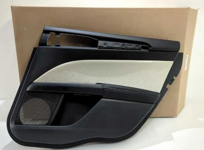 Nuevo panel de moldura de puerta trasera original Ford 2013-2020 Fusion RH DS7Z-5427406-DE Foto 1 de 4