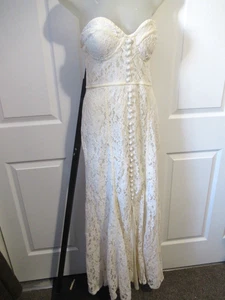 Vestido formal de boda EB LUXE blanco roto floral encaje detalle terciopelo abertura frontal Lg - Imagen 1 de 8