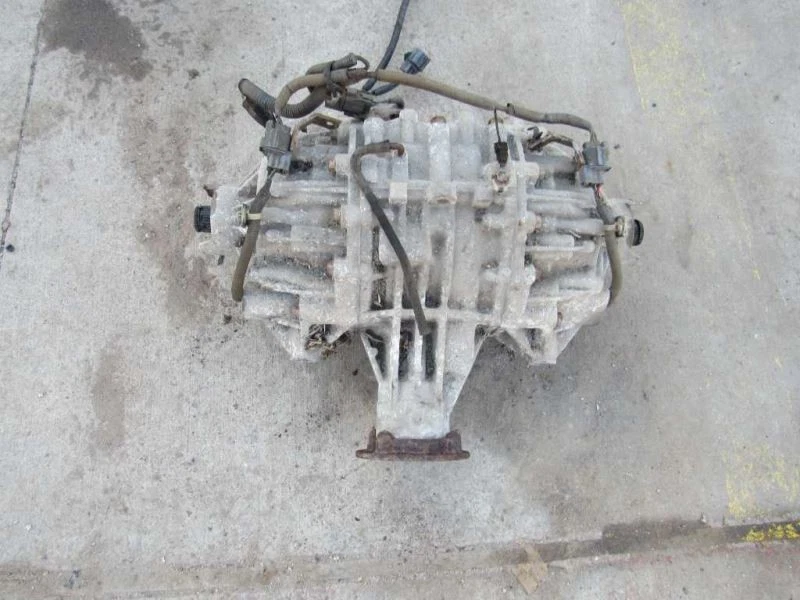 2010 2011 2012 2013 Acura ZDX rear differential carrier axle housing END - Image 1 of 4