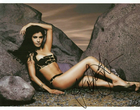 Kelly Hu glamour shot autographed photo signed 8x10 #3 Cover