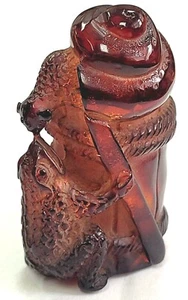 Amber Carved Frog Kissing Snail on Barrel Signed Figurine Asian Netsuke - Picture 1 of 13