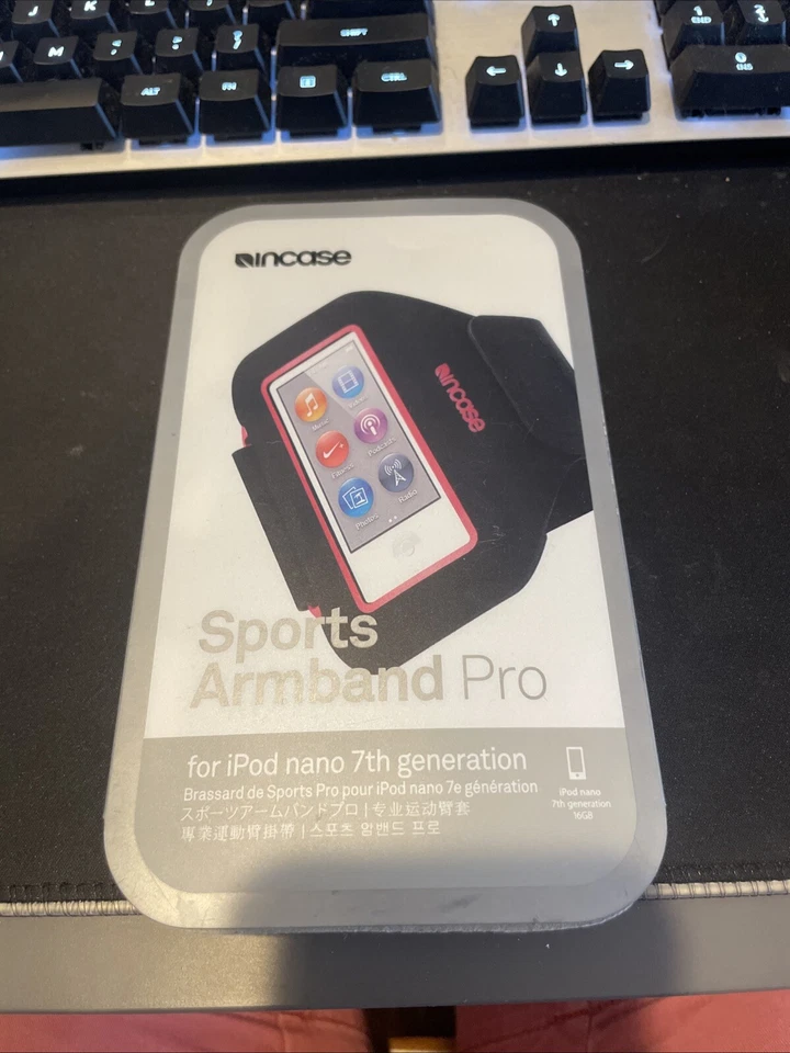 Incase Sports Armband Pro iPod Nano 7th Gen - Image 1 of 2