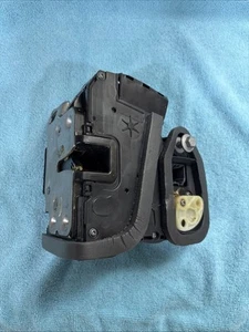 13516685 Door Lock Latch Actuator Front Right US For GM 2015-20 Silverado Sierra - Picture 1 of 3