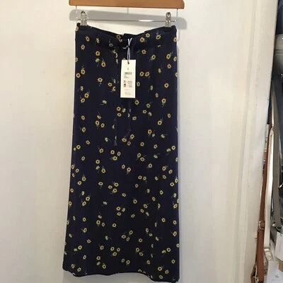Joules Navy Floral Sun daisy Skirt Size 18 - Image 1 of 3