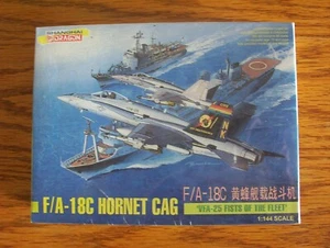 Dragon scala 1:144 F/A-18C Hornet CAG model kit [nuovo]. - Foto 1 di 1