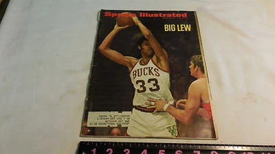  Sports Illustrated March 9, 1970 Big Lew Alcindor Milwaukee Bucks  G - Image 1 of 2