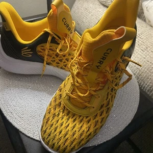 Under Armour Men's Sz 14 Curry Flow 9 Steeltown Yellow Black Basketball Shoes🔥 - Picture 1 of 16