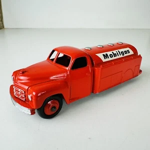 Vintage Meccano Dinky Toys Diecast Mobilgas Petrol Tanker Lorry Model Restored - Picture 1 of 3