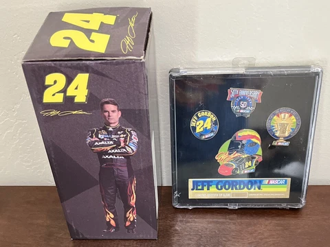 Jeff Gordon NASCAR 2015 Axalta Bobblehead and 1998 LE NASCAR Set Of 4 Pins 🔥 Cover