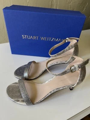 Stuart Weitzman Nudistsong Plata Serpiente Estampado Brillo Sandalia Tacones, Talla 7.5B Foto 1 de 4