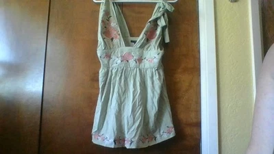 BORDADO FLORAL Salvia NUEVO CON ETIQUETAS MONO CORTO Forever 21 Talla M/28 Cintura Corbata Top  Foto 1 de 4