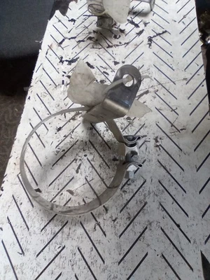 Kenworth Stainless Steel Upper Slider Clamp M16-1011R - Image 1 of 3