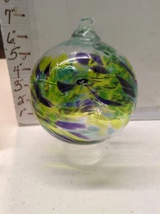 Bola de brujas soplada a mano Kitra's Glass Orb Globe Sun Catcher 5" azul púrpura amarillo - Imagen 1 de 7