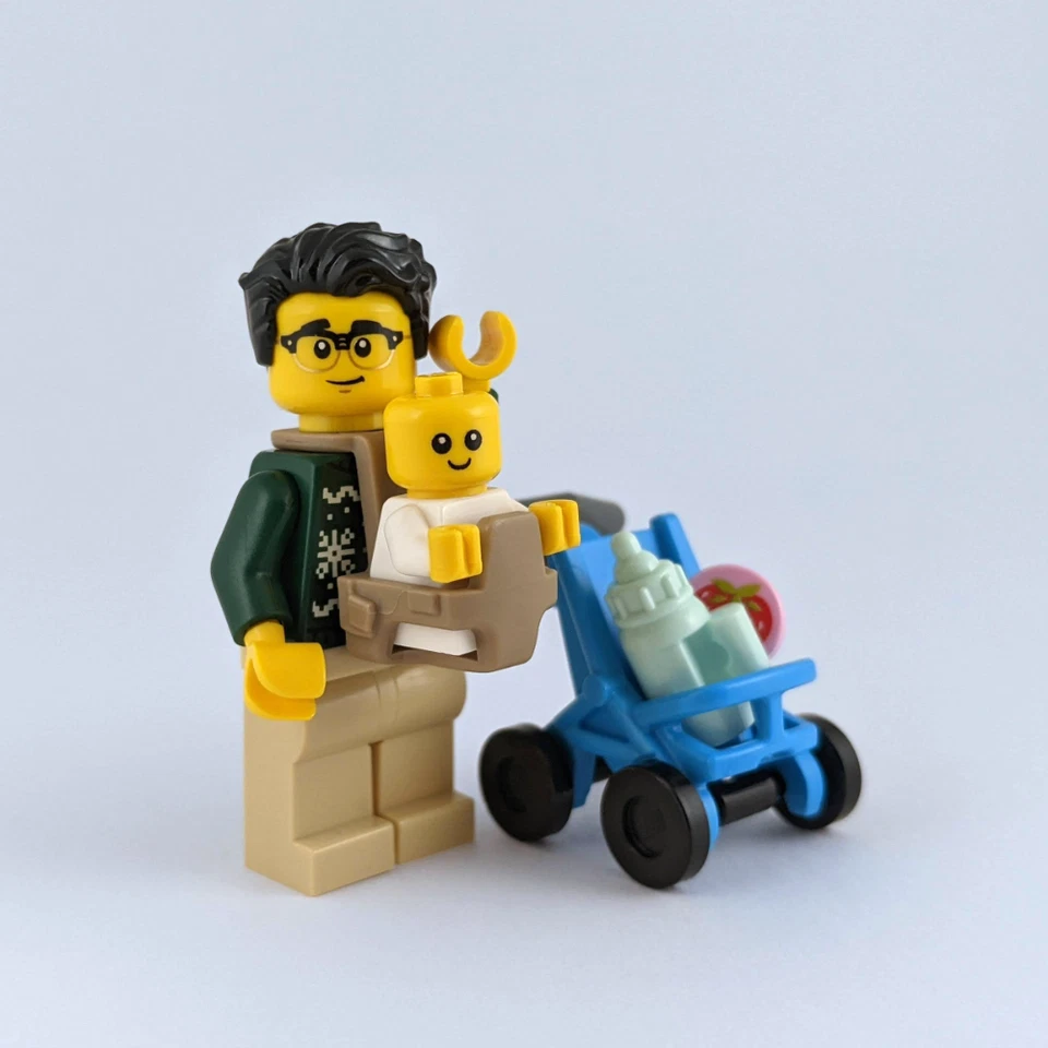 LEGO Christmas Stroll Set - Dad, Baby, Pram, Carrier, Bottle & Strawberry - Image 1 of 4