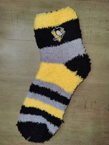 Pittsburgh Penguins Women's Soft Fuzzy Fluffy NHL Team Ankle Sleep Socks Medium Cover