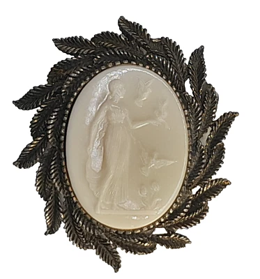Broche HELEN OF TROY Cameo tom creme/bronze - 0,89 onças - Imagem 1 de 4