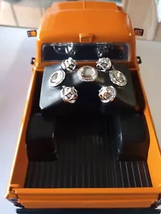 JADA JUST TRUCKS 1/24 SCALE 7 SPEAKER SET WITH BASE FOR 1972 CHEVY CHEYENNE - Picture 1 of 6
