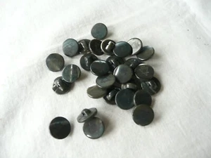 26 boutons anciens de collection en plastique gris marqué ASHIDA PARIS - Picture 1 of 5