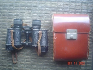 VINTAGE DUMONT 8x30 BINOCULARS IN LEATHER CASE - WORKS WELL - NICE SHAPE - Picture 1 of 11