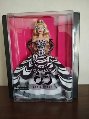 Barbie Signature 65 Aniversario Muñeca Rubia 2023 Sin usar, en caja sellada Mattel Rara Foto 1 de 2
