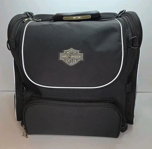Bolsa de equipaje de turismo Harley-Davidson® Bar & Shield con cremallera negra de nailon 93300004 - Imagen 1 de 21