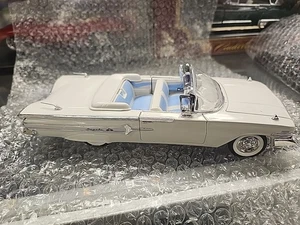 1960 Chevy Impala Convertible White 1:18 Scale Diecast Replica - Picture 1 of 5