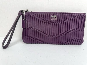 Coach Madison Clutch gerafft Leder aubergine lila große Armbänder - Bild 1 von 11
