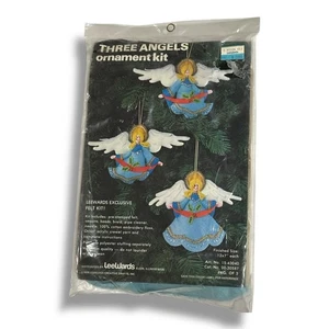 1978 LeeWards Three Angels Felt Ornament Kit Art No 15-43040 Cat No 00-30587 - Bild 1 von 7