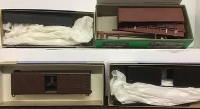 4 Roundhouse & Bowser Freight Car Kits Undecorated - Image 1 of 4