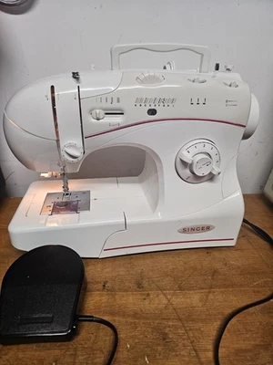 Singer 6038C  Zig Zag sewing machine Used Condition With Pedal No Accessories  - Image 1 of 4